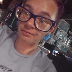 Meet your Posher, Inez